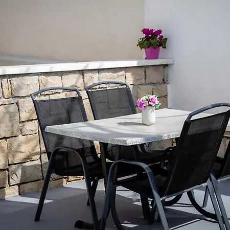 Lovely In With House Sea View Apartment Tucepi